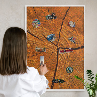 Tableau mural pour aimants dans un cadre noir Grain de bois
