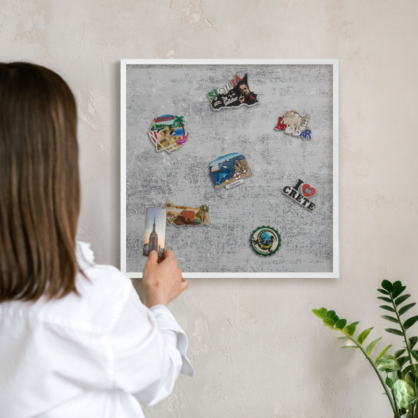 Tableau mural pour aimants dans un cadre noir Surface grise