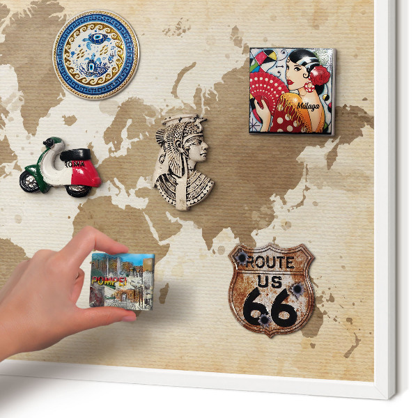 Tableau mural pour aimants dans un cadre noir Carte du monde