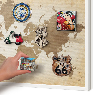 Tableau mural pour aimants dans un cadre noir Carte du monde