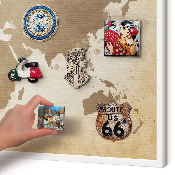 Tableau mural pour aimants dans un cadre noir Carte du monde