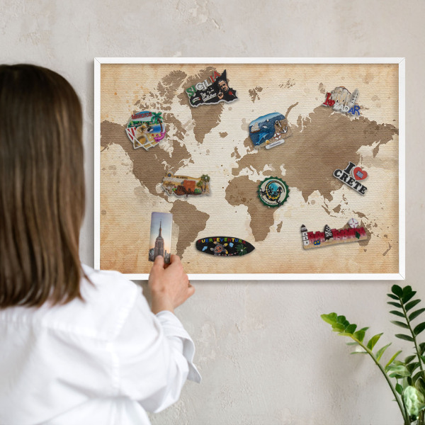 Tableau mural pour aimants dans un cadre noir Carte du monde