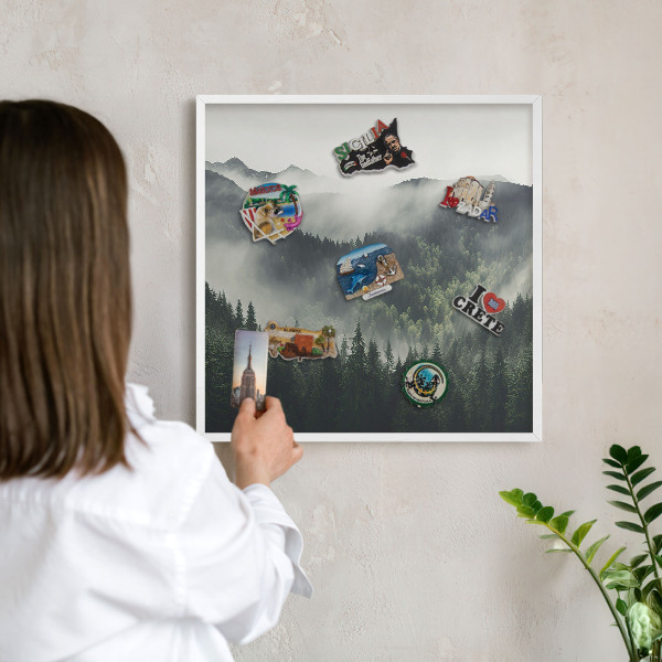 Panneau magnétique décoratif cadre noir Montagnes vertes