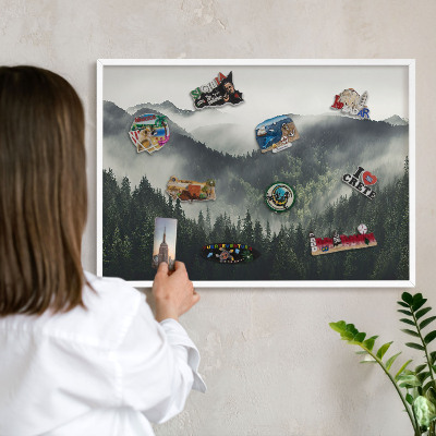 Panneau magnétique décoratif cadre noir Montagnes vertes