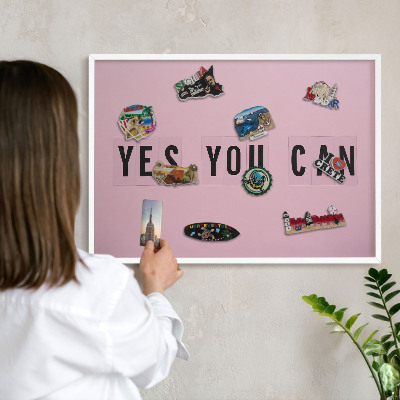 Tableau mural pour aimants dans un cadre noir De la motivation au quotidien
