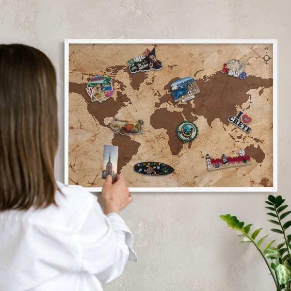 Tableau mural pour aimants dans un cadre noir Carte du monde