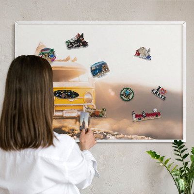 Tableau mural pour aimants dans un cadre noir Voyage rétro