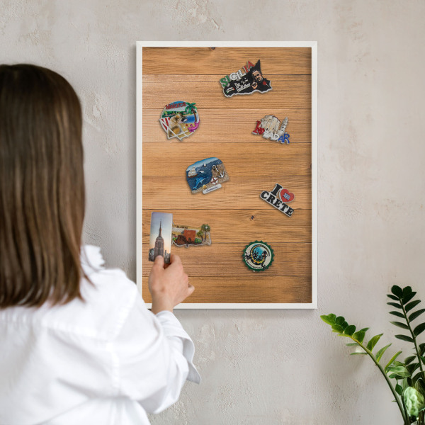 Tableau mural pour aimants dans un cadre noir Texture bois