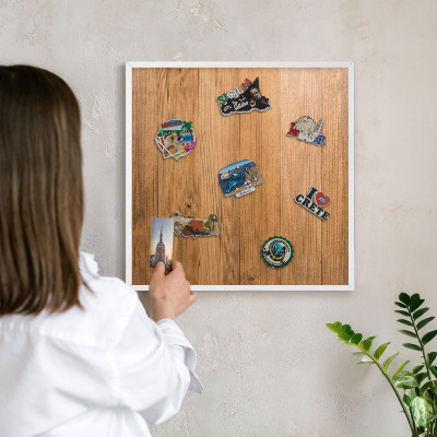 Tableau mural pour aimants dans un cadre noir Texture bois
