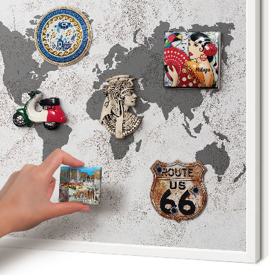 Tableau mural pour aimants dans un cadre noir Carte du monde