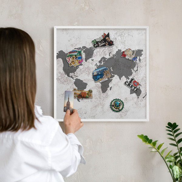 Tableau mural pour aimants dans un cadre noir Carte du monde