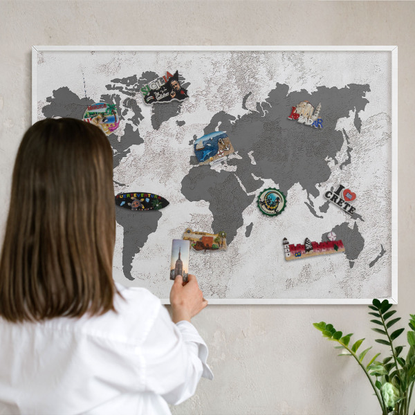 Tableau mural pour aimants dans un cadre noir Carte du monde