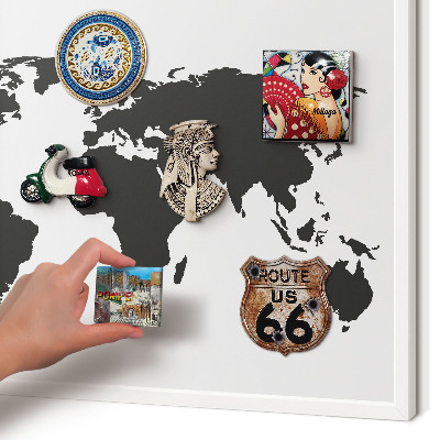 Tableau mural pour aimants dans un cadre noir Carte du monde