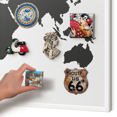 Tableau mural pour aimants dans un cadre noir Carte du monde
