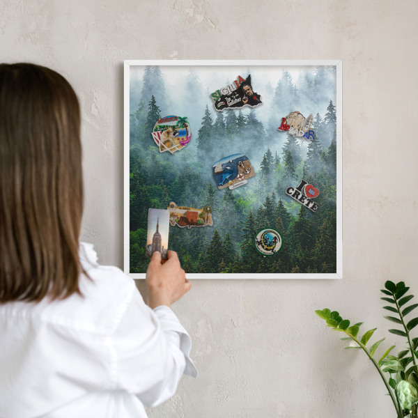 Tableau mural pour aimants dans un cadre noir Forêt mystérieuse