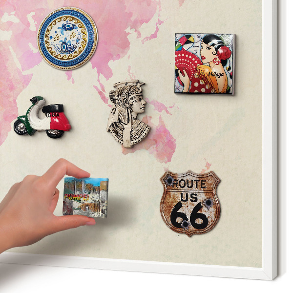 Tableau mural pour aimants dans un cadre noir Carte du monde