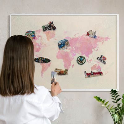 Tableau mural pour aimants dans un cadre noir Carte du monde