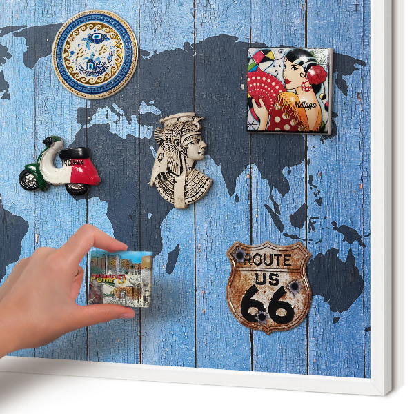 Tableau mural pour aimants dans un cadre noir Carte du monde
