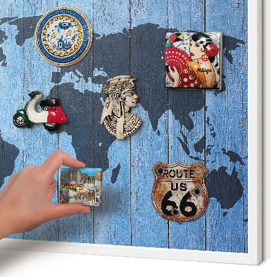 Tableau mural pour aimants dans un cadre noir Carte du monde