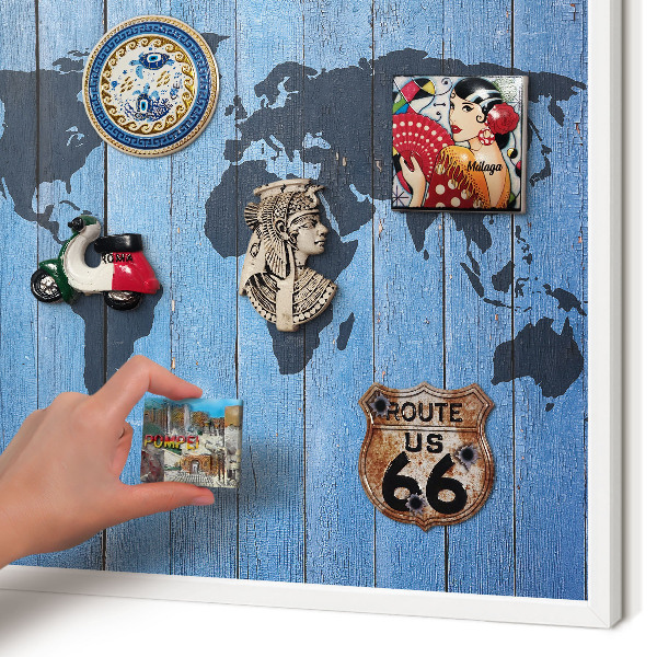 Tableau mural pour aimants dans un cadre noir Carte du monde