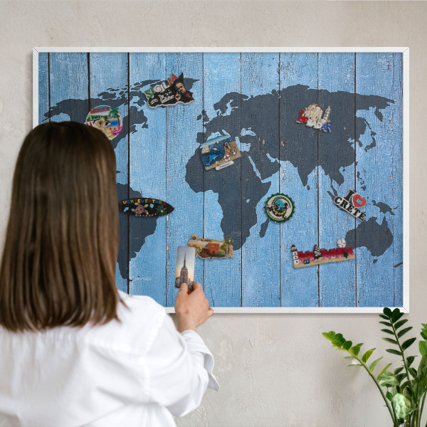 Tableau mural pour aimants dans un cadre noir Carte du monde