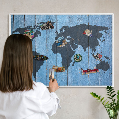 Tableau mural pour aimants dans un cadre noir Carte du monde