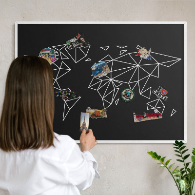Tableau mural pour aimants dans un cadre noir Carte du monde