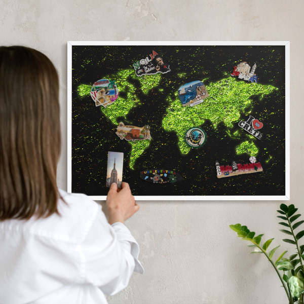Tableau mural pour aimants dans un cadre noir Carte verte