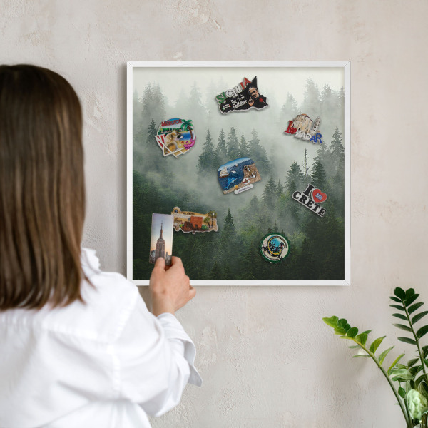 Tableau mural pour aimants dans un cadre noir Magie de la forêt