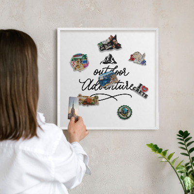 Tableau mural pour aimants dans un cadre noir Aventure en montagne
