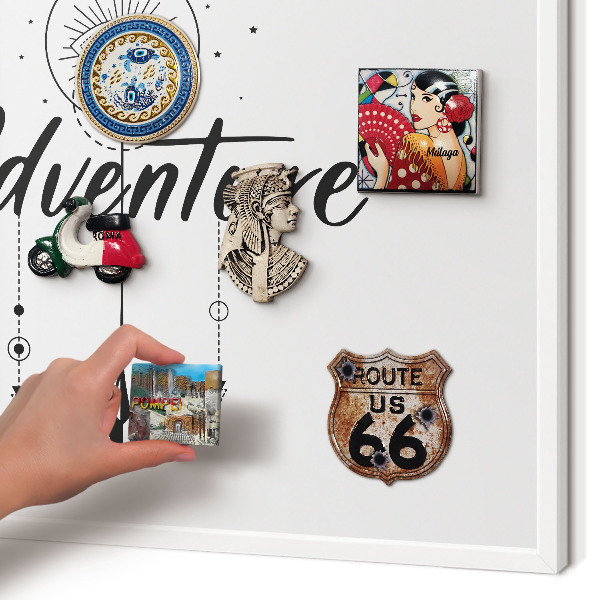Tableau mural pour aimants dans un cadre noir Thème aventure