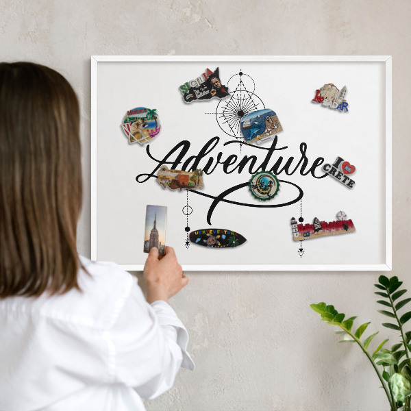 Tableau mural pour aimants dans un cadre noir Aventure typographique