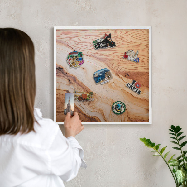 Tableau mural pour aimants dans un cadre noir Texture bois