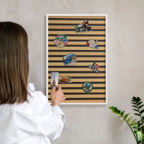 Tableau mural pour aimants dans un cadre noir Rythmes en bois