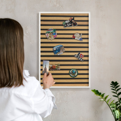 Tableau mural pour aimants dans un cadre noir Rythmes en bois