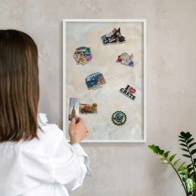 Tableau mural pour aimants dans un cadre noir Élégance subtile