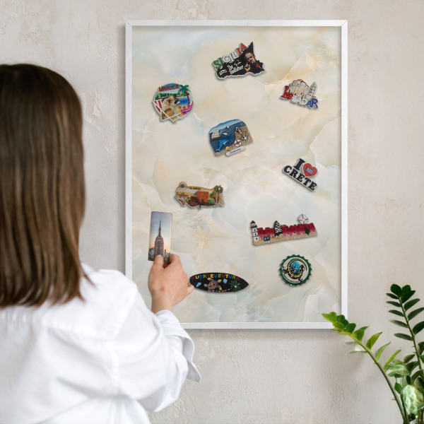 Tableau mural pour aimants dans un cadre noir Élégance subtile