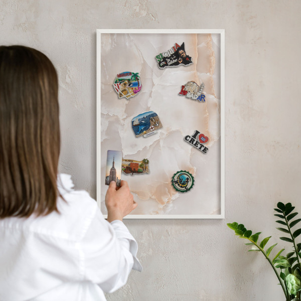 Tableau mural pour aimants dans un cadre noir Ondes subtiles