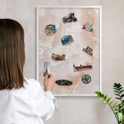 Tableau mural pour aimants dans un cadre noir Ondes subtiles
