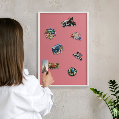 Tableau mural pour aimants dans un cadre noir Couleur saumon