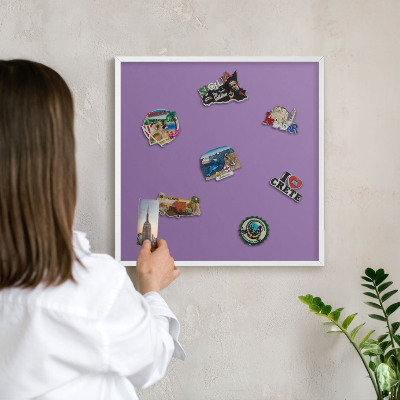 Panneau magnétique décoratif cadre noir Violet