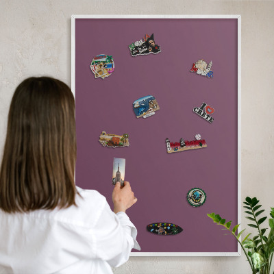 Tableau mural pour aimants dans un cadre noir Couleur violette
