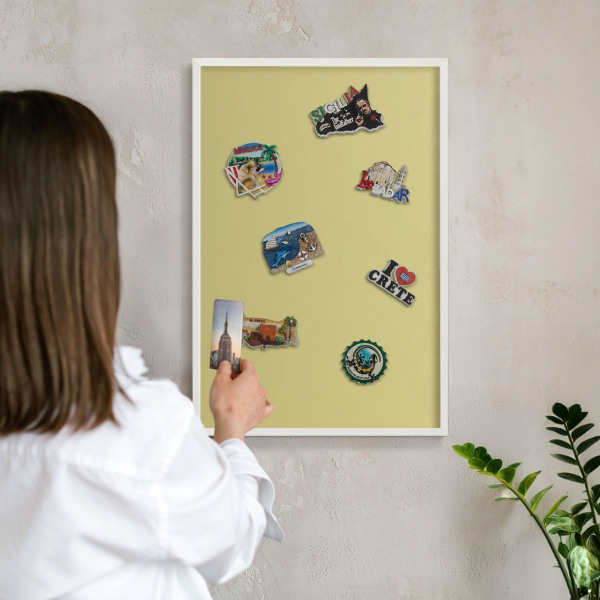 Tableau mural pour aimants dans un cadre noir Moutarde claire
