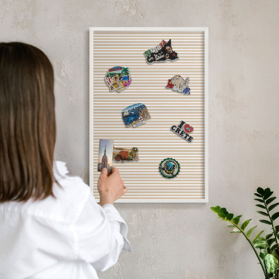 Tableau mural pour aimants dans un cadre noir Rayures verticales