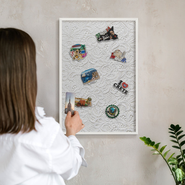 Tableau mural pour aimants dans un cadre noir Élégance ajourée