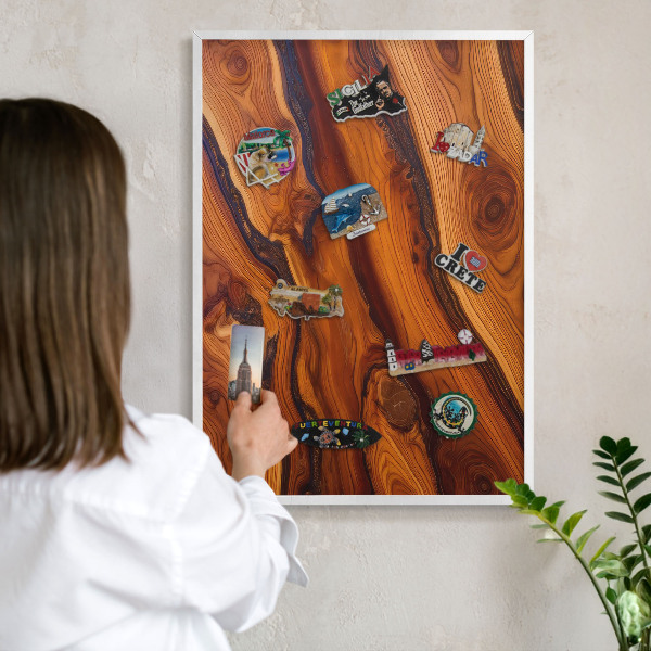 Tableau mural pour aimants dans un cadre noir Anneaux en bois