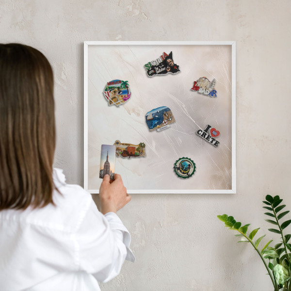 Tableau mural pour aimants dans un cadre noir Douce légèreté
