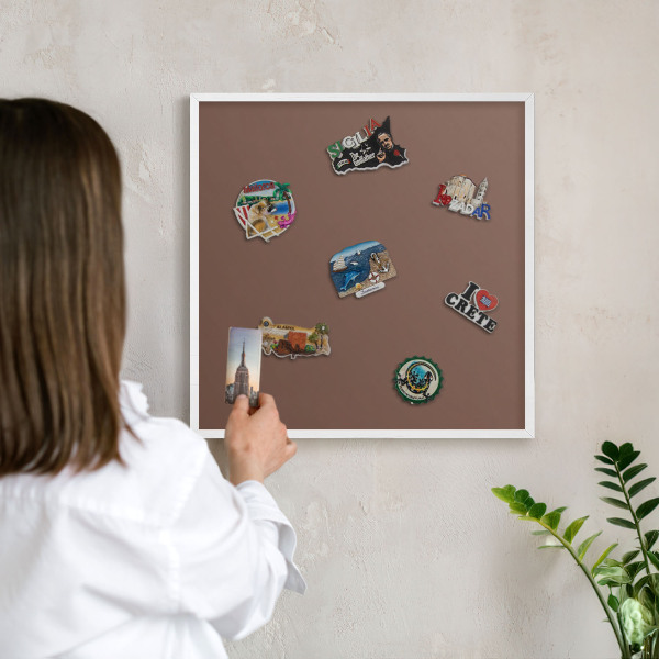 Tableau mural pour aimants dans un cadre noir Couleur brune