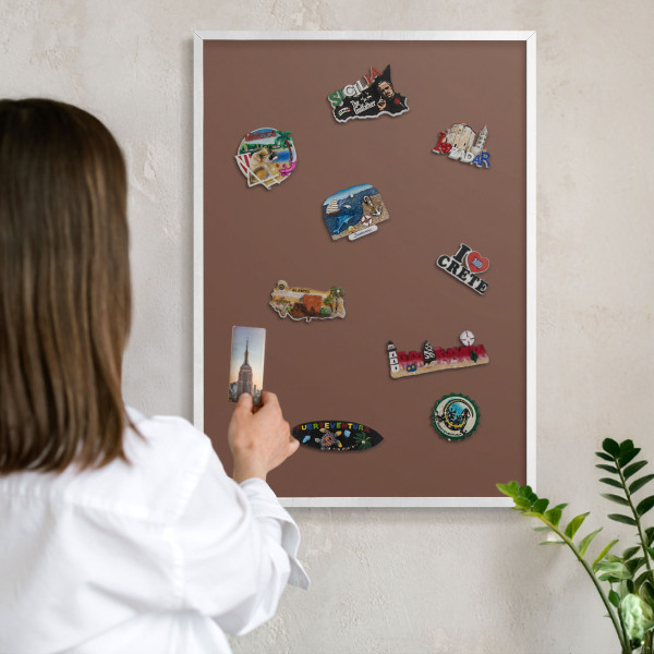 Tableau mural pour aimants dans un cadre noir Couleur brune