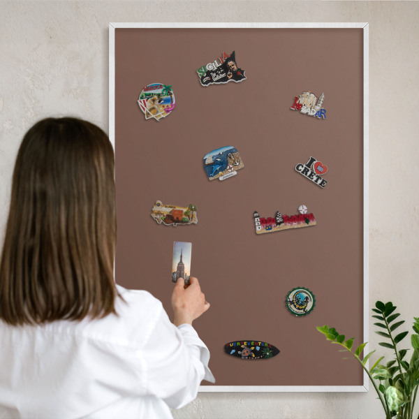 Tableau mural pour aimants dans un cadre noir Couleur brune